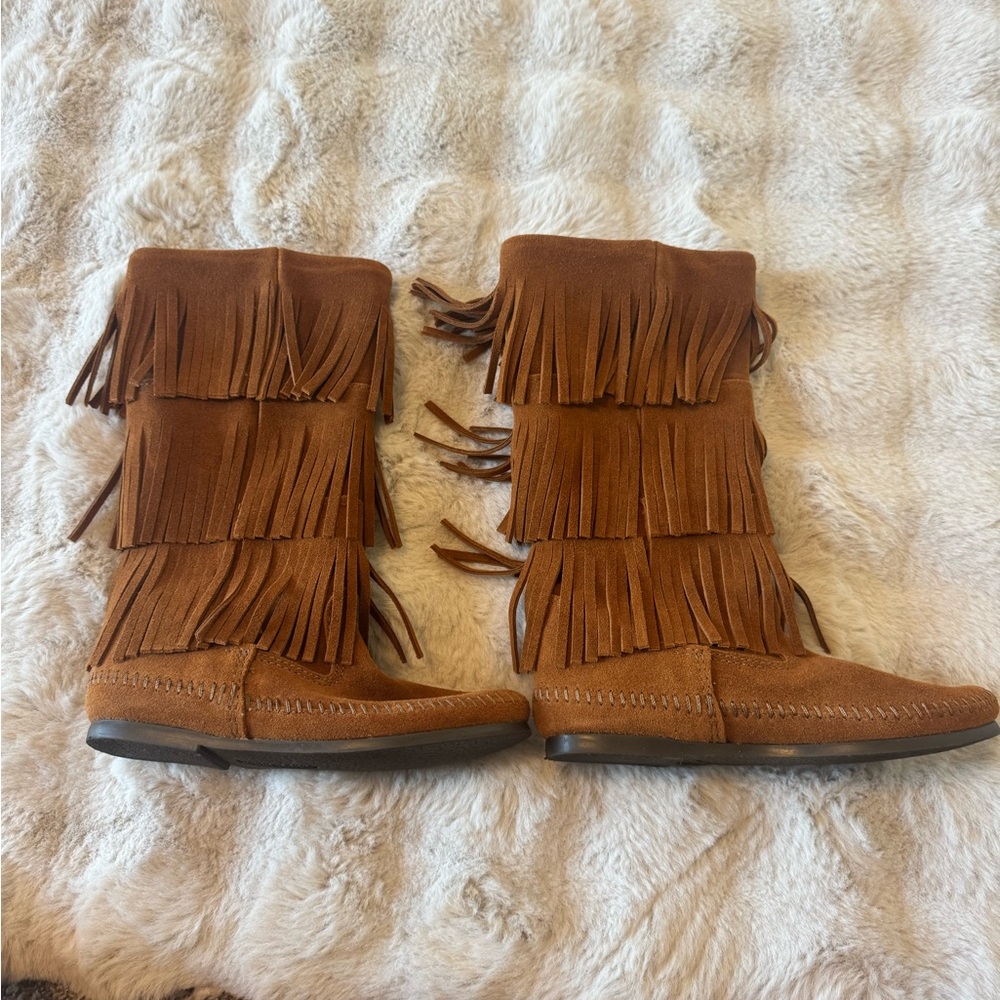 Minnetonka Fringe Suede Boots - Tan